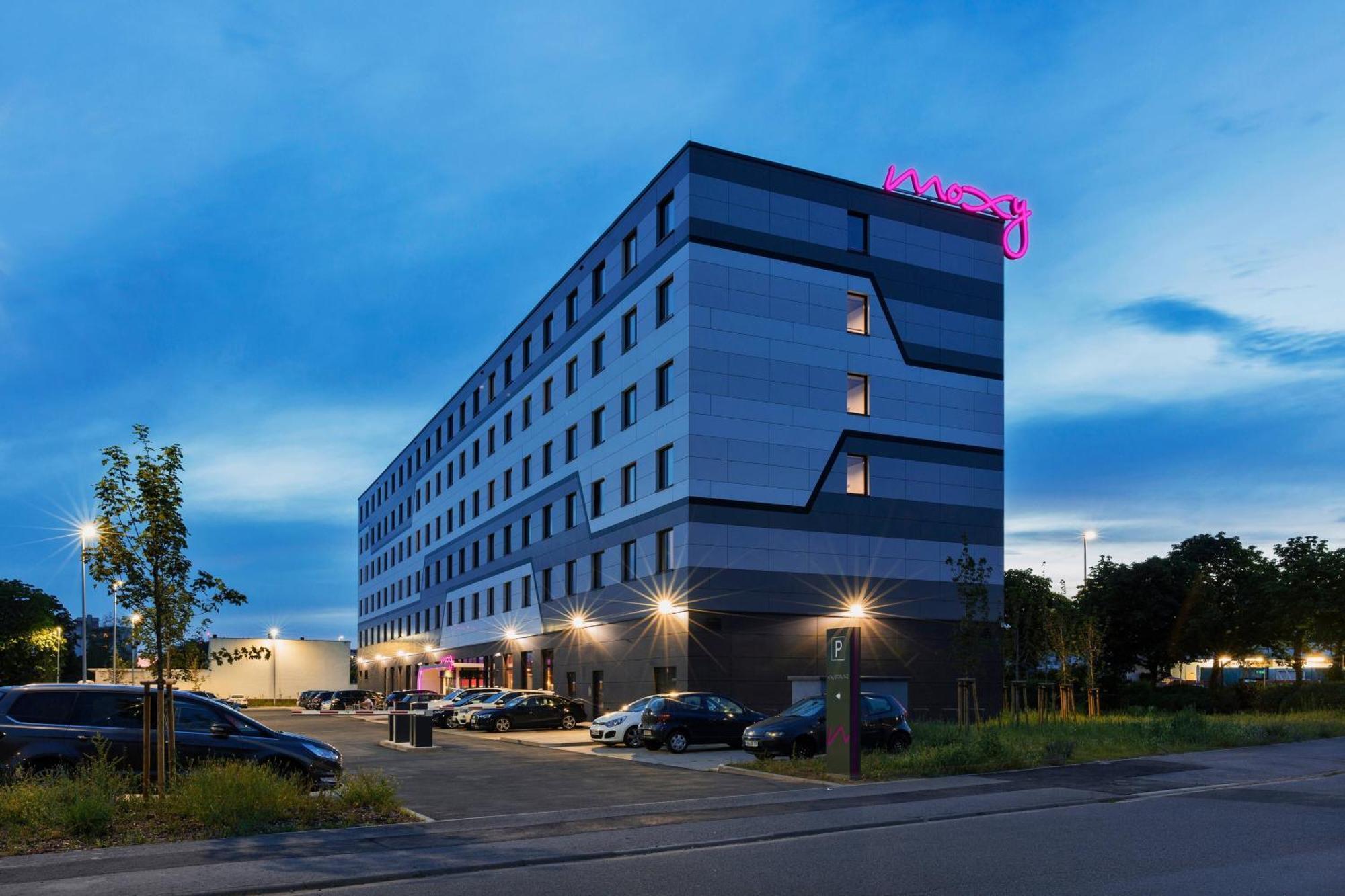 Moxy Frankfurt Airport Kelsterbach Hotel Kültér fotó